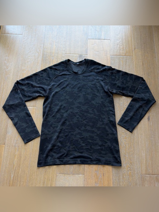 lululemon athletica Other - Lululemon Metal Vent Tech Long Sleeve — Medium